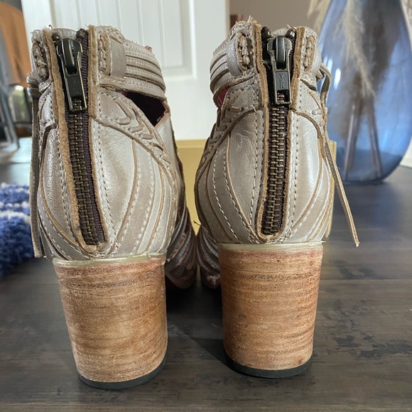 Women's Cream Strappy Heeled Sandals - Picture 2 of 8